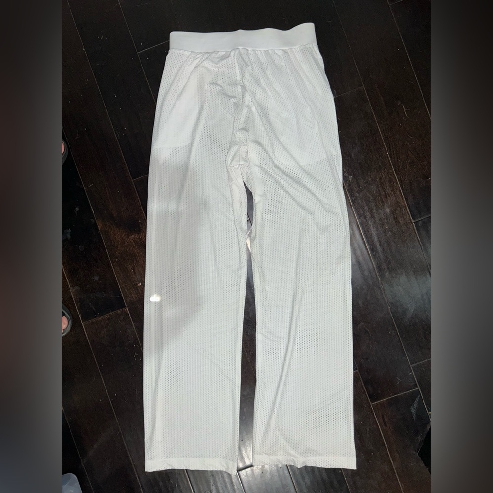 new ALO Yoga M White Wide Leg Mesh Pants athletic sweatpants sweats - Picture 6 of 6